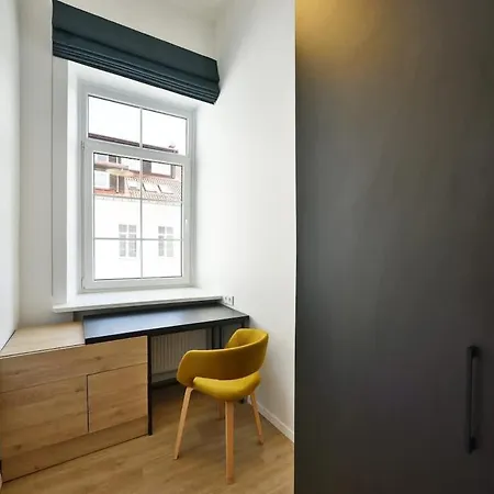 Domillion Duplex 11 Ppl 4baths Vokieciu V10c